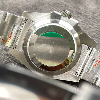 Green Dial Automatic Diver Watch 40 mm