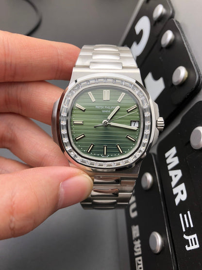 Green Diamond Bezel Automatic Watch 40 mm