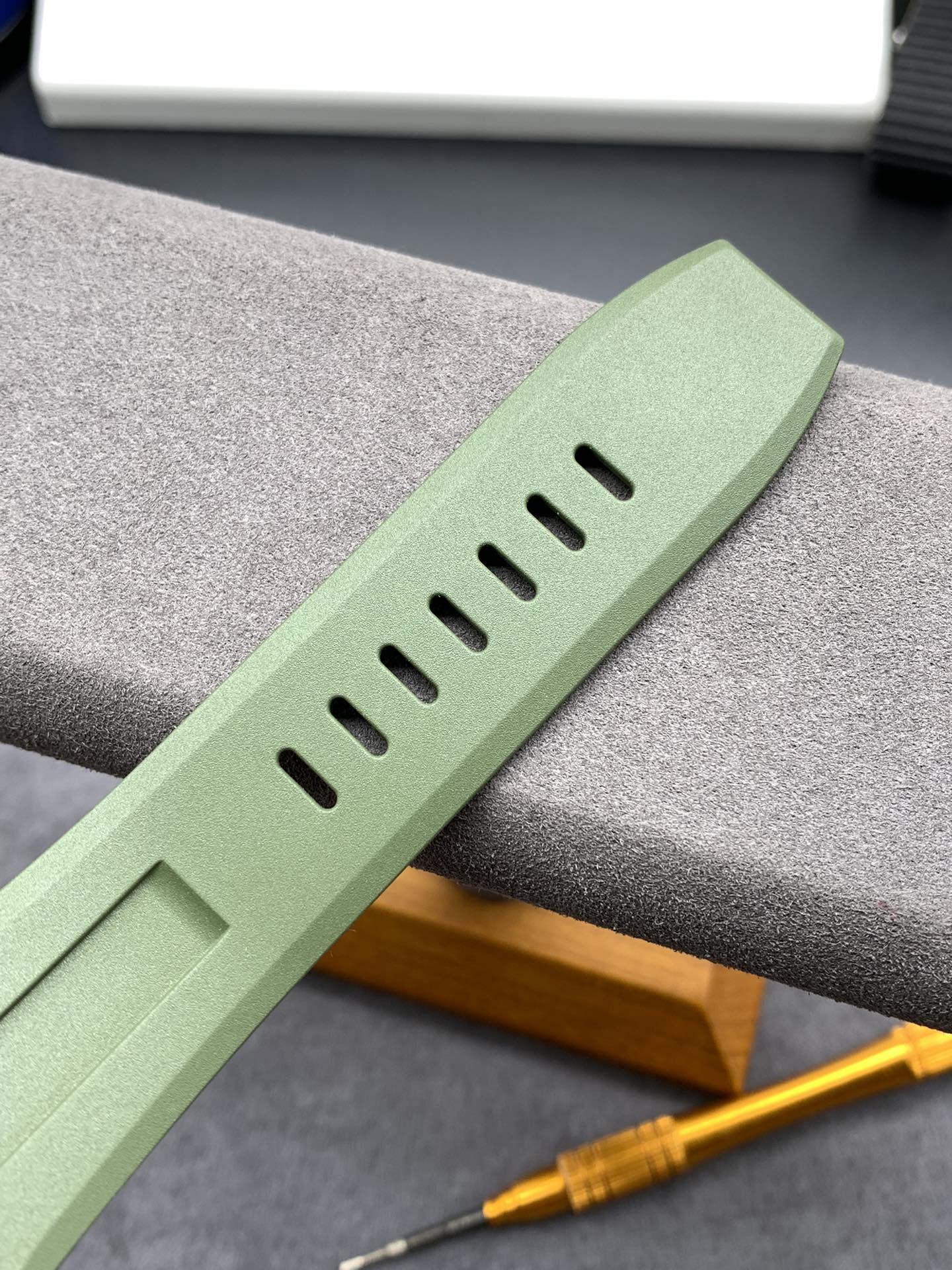 Green Diver Automatic Watch 42 mm