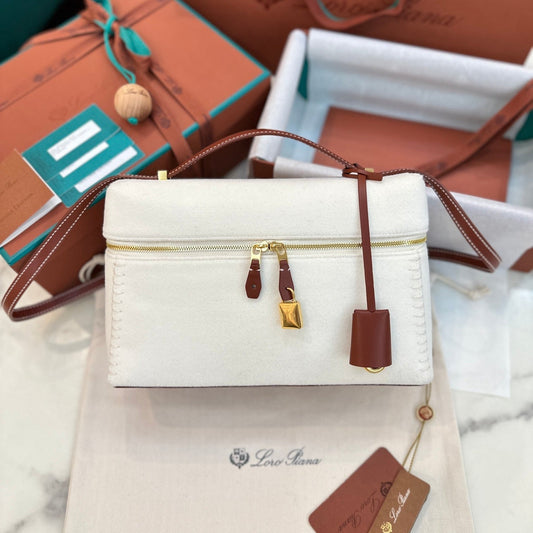 Loro 27 Leather Bag