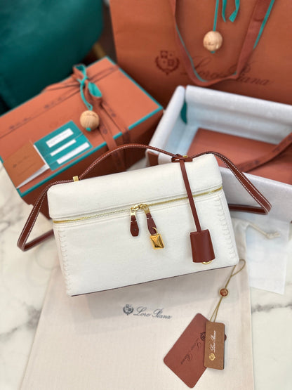 Loro 27 Leather Bag