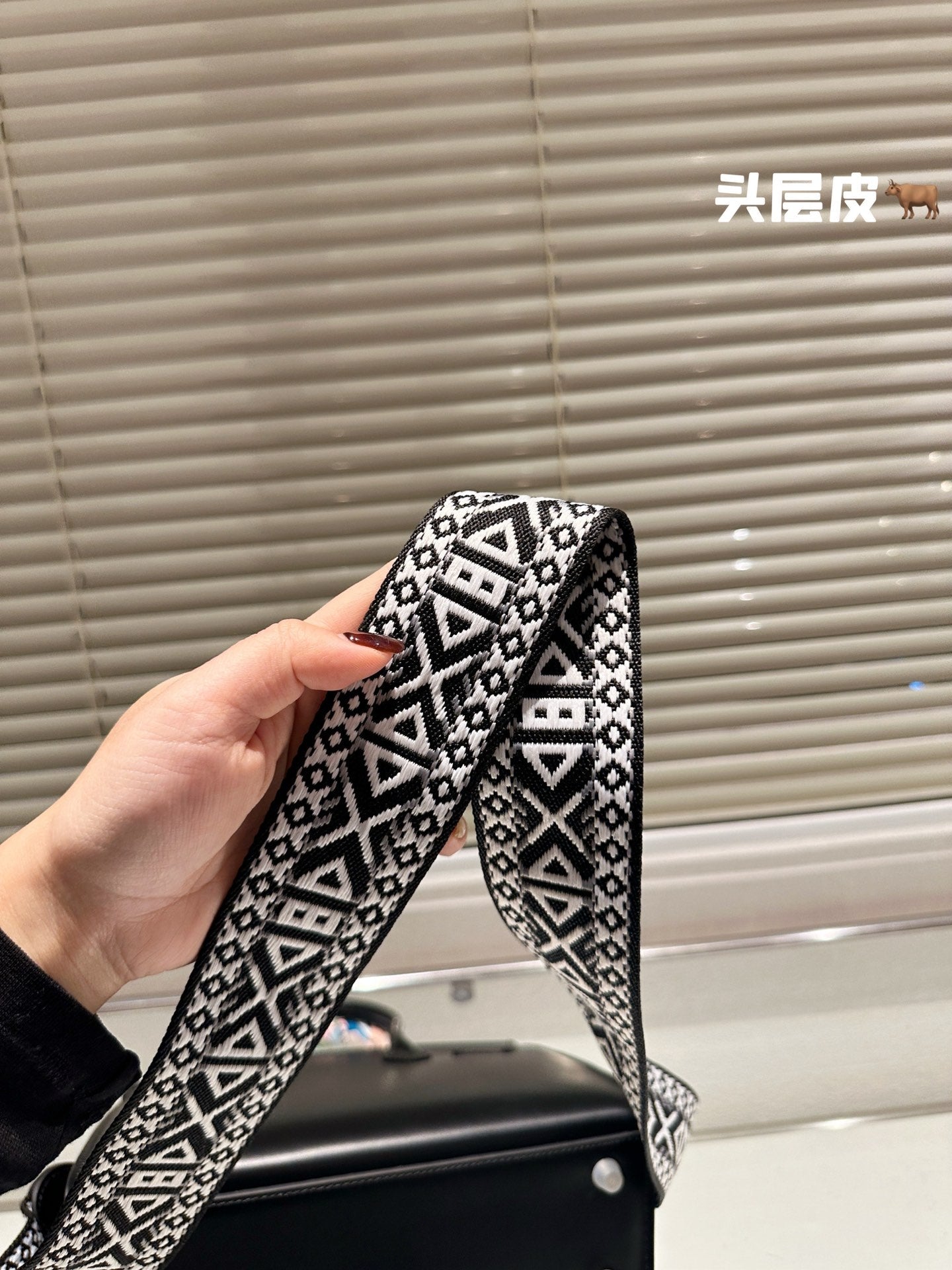 25 Litchi Leather – Premium Edition