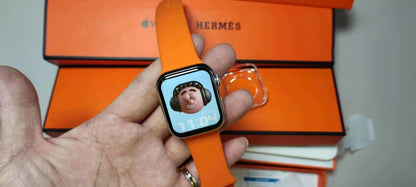 Smartwatch with Interchangeable Bands